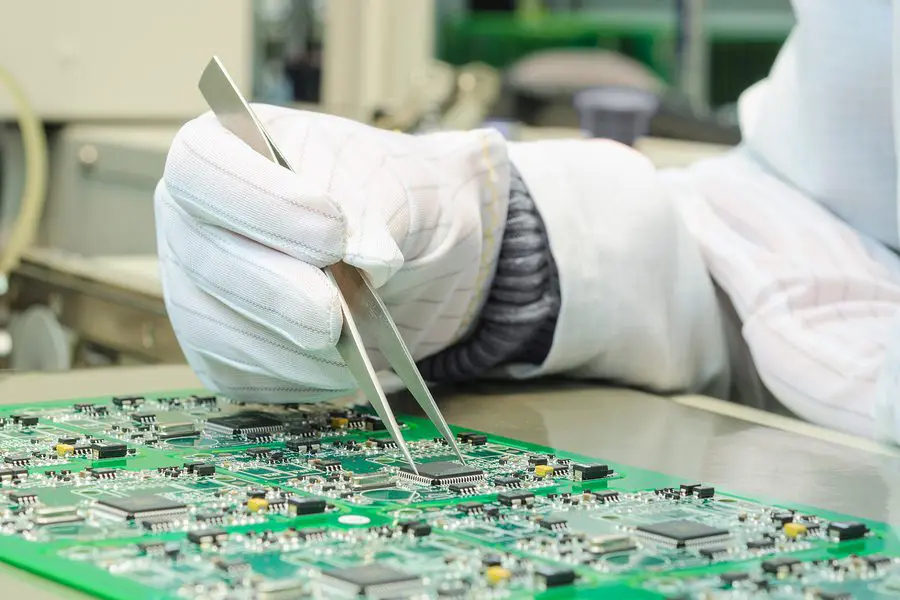 5 Advantages To Using SMT in Your Electronic Manufacturing Project
